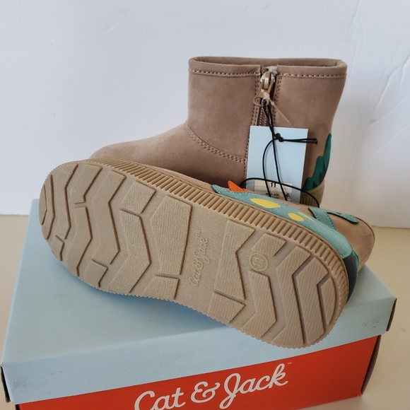 New in box CAT & JACK Dinosaur ankle boots - Picture 4 of 4